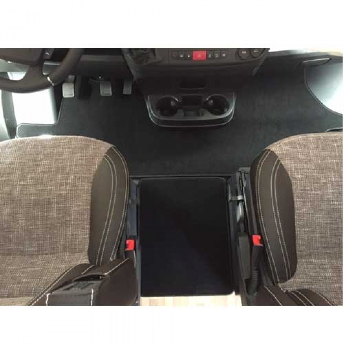 Carbest Cabin Mat Plus Ducato/Boxer/Jumper 7/2007- in the group Caravan & Motorhome / Textile rugs & Covers / Car mats / Fiat Ducato from 7/2006 at Campingvaruhuset i Norden AB (64261)