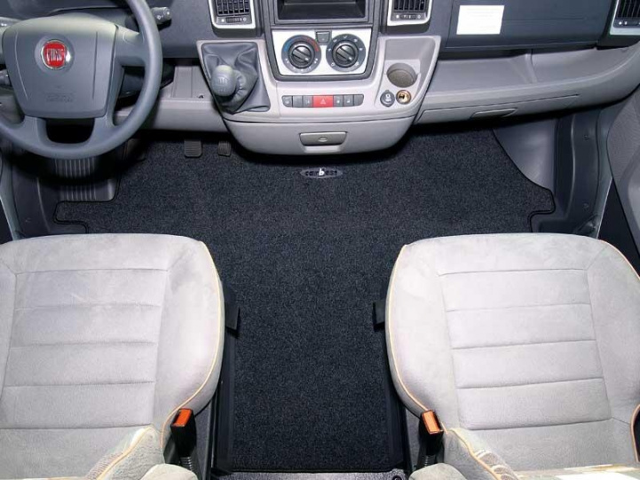 Carbest Cabin Mat Basic Ford Transit 04-06 in the group Caravan & Motorhome / Textile rugs & Covers / Car mats / Ford Transit 2004-2006 at Campmarket (64268)