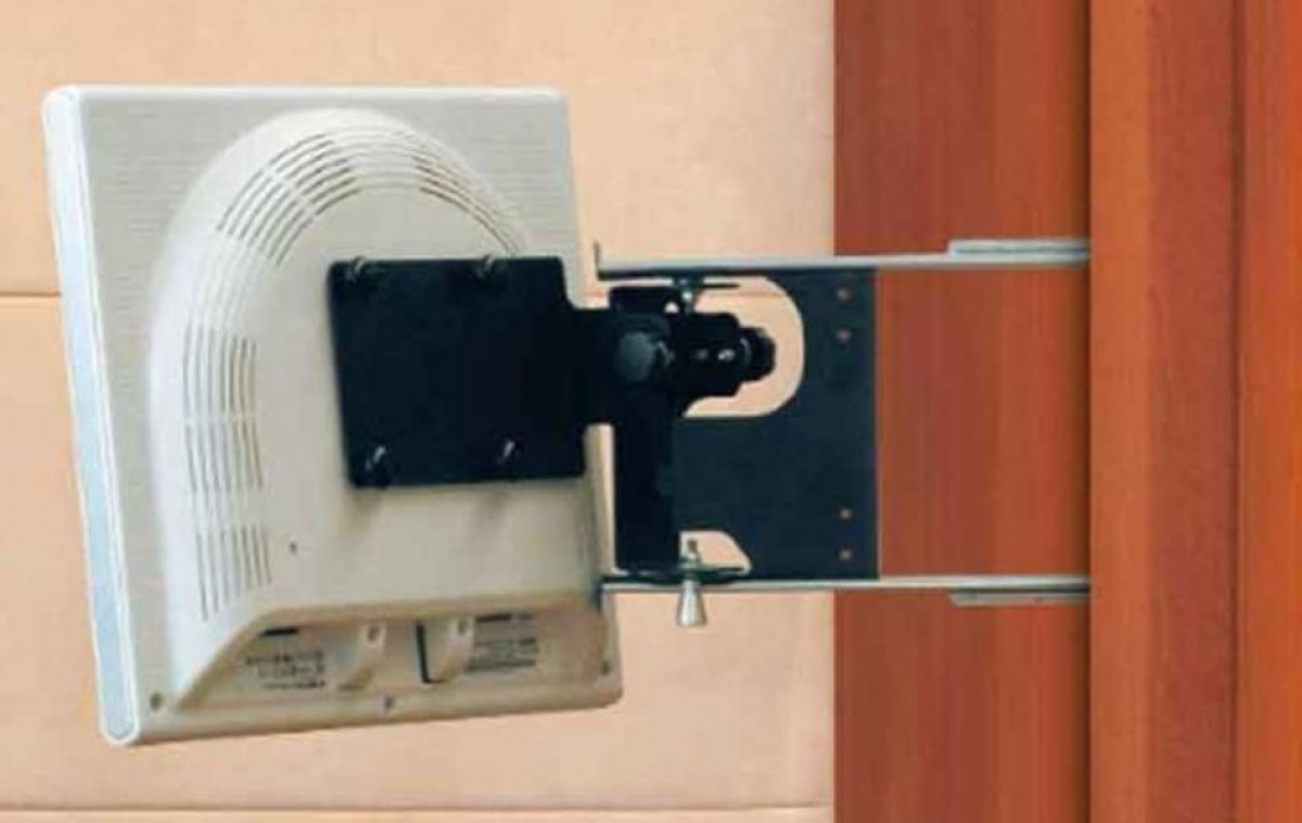 TV mount, pulled out to the left in the group Caravan & Motorhome / Electronics / TV, Image & Sound / TV / TV mounts at Campingvaruhuset i Norden AB (65286)