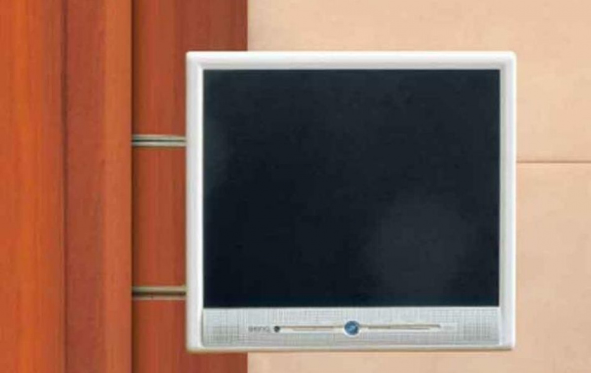 TV mount, pulled out to the right in the group Caravan & Motorhome / Electronics / TV, Image & Sound / TV / TV mounts at Campingvaruhuset i Norden AB (66514)