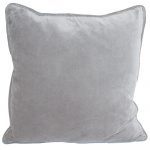 Royal Camping Kudde Sammetslen is available in different colors.