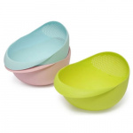 Bowl with integrated strainer