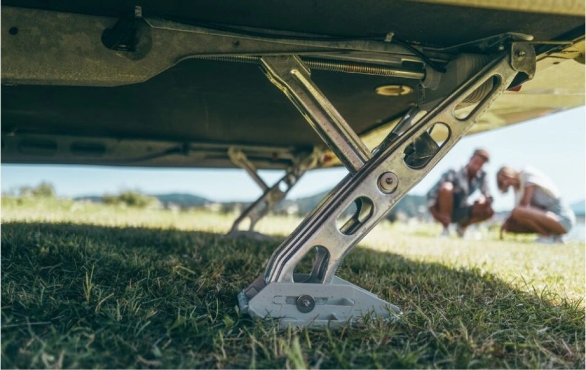 AL-KO UP4 Electric Support Legs - Caravan in the group Caravan & Motorhome / Chassis / Support leg at Campingvaruhuset i Norden AB (68775)