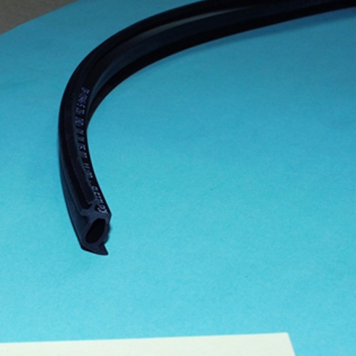 Sealing profile Heki 1,3 & 4 Length 5 m in the group Caravan & Motorhome / Body / Sunroofs / Accessories for sunroofs at Campingvaruhuset i Norden AB (73426)