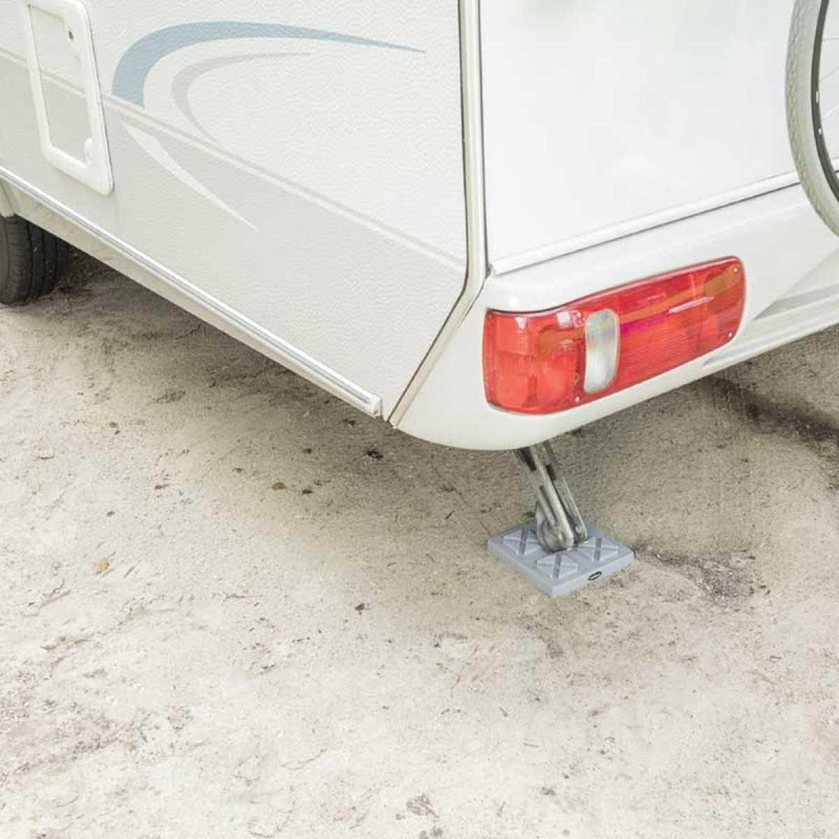  in the group Caravan & Motorhome / Chassis / Support leg at Campingvaruhuset i Norden AB (76667)