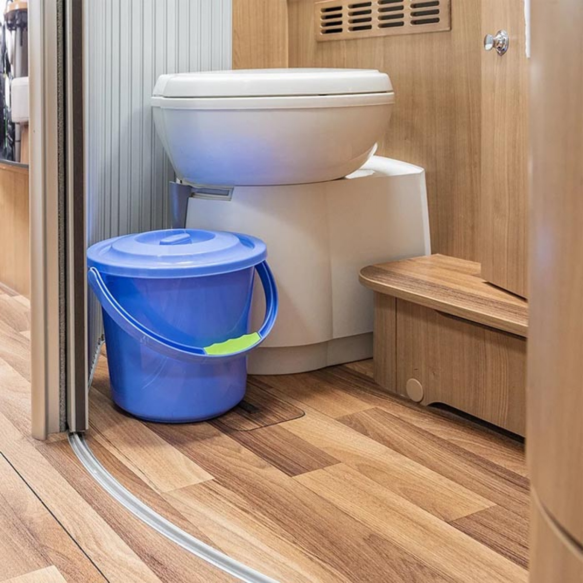 ProPlus Bucket With Lid 9 l in the group Household & Kitchen / Laundry, Cleaning & Dishes / Cleaning at Campmarket (78478)