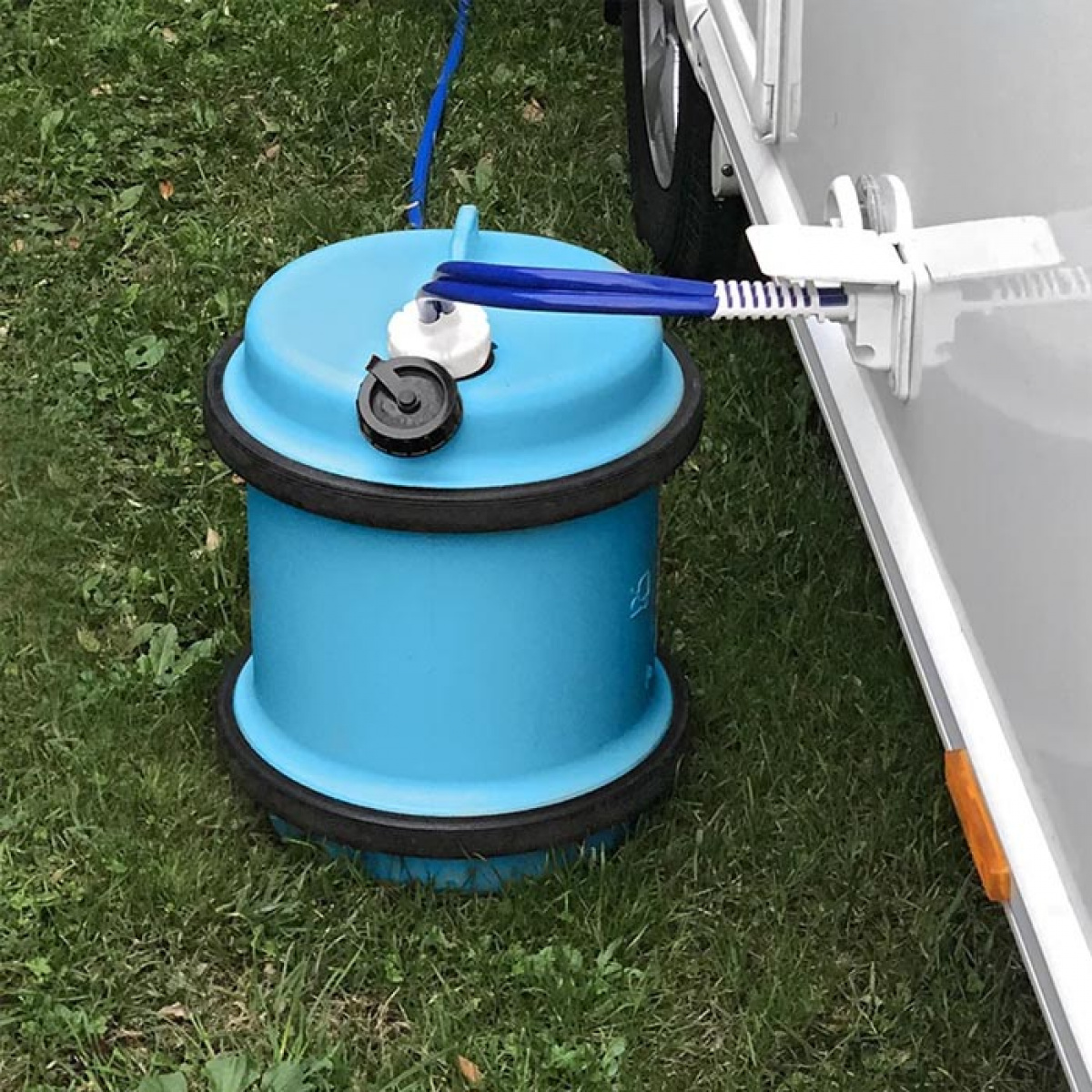 Aquaroll Clean Water Tank 40L Blue in the group Water & Sanitation / Water / Water container at Campingvaruhuset i Norden AB (78517)