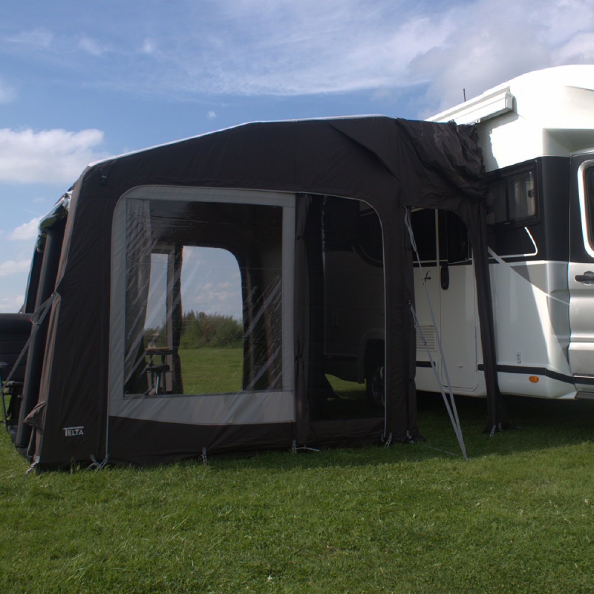 Drive-away Air Tent Pure 330 + accessories - Used in the group The Bargain Corner / Used at Campingvaruhuset i Norden AB (79561)