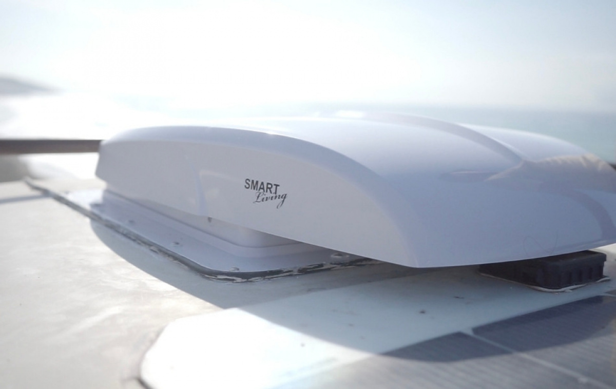 Smart Living Roof Fan 40x40 in the group Caravan & Motorhome / Body / Sunroofs / Hatches 40*40cm at Campingvaruhuset i Norden AB (79683)