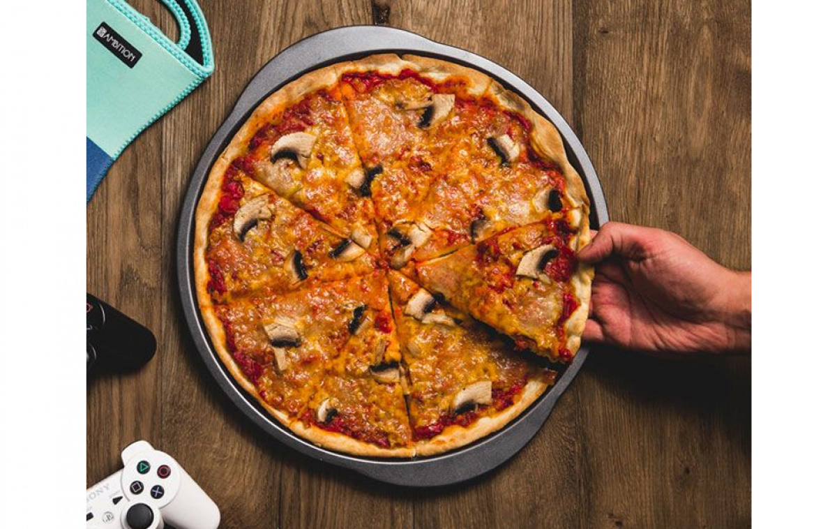 Non-stick Pizza Pan 35,5cm in the group Household & Kitchen / Kitchen accessories / Kitchen utensils at Campingvaruhuset i Norden AB (80748)