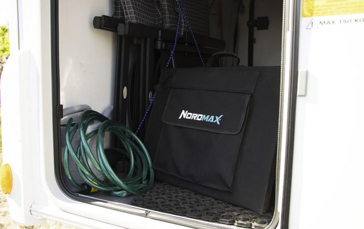 Nordmax Portable Solar Panel 200W in the group Caravan & Motorhome / Electronics / Solar panels at Campmarket (81456)