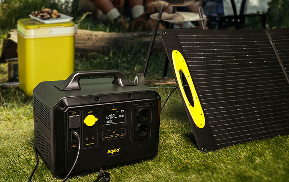 Aqiila Sunbird P200 Solar Panel Portable in the group Caravan & Motorhome / Electronics / Solar panels at Campmarket (82316)