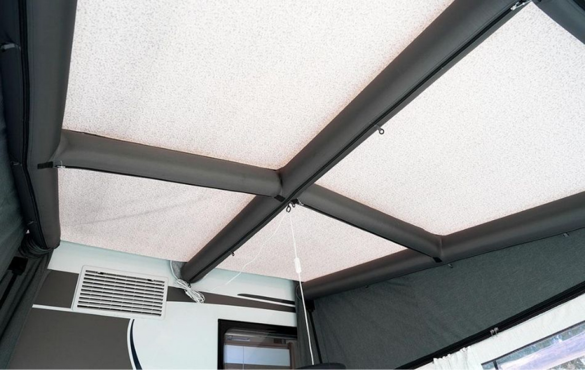 Ventura Air Awning Aura 400 in the group Awning & Canopies / Awning Caravan / Air tent Caravan / Ventura Air Tent Caravan at Campmarket (82486)