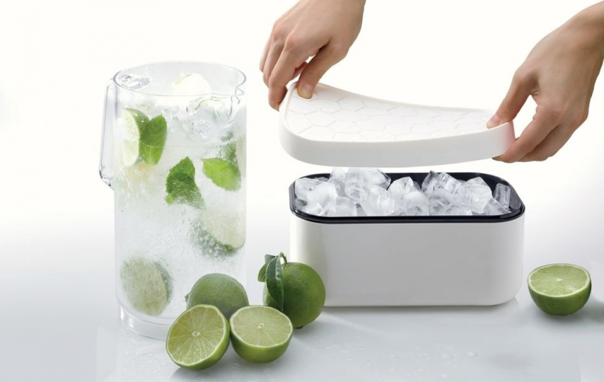 Ice Container White in the group Household & Kitchen / Kitchen accessories / Kitchen utensils at Campingvaruhuset i Norden AB (83562)