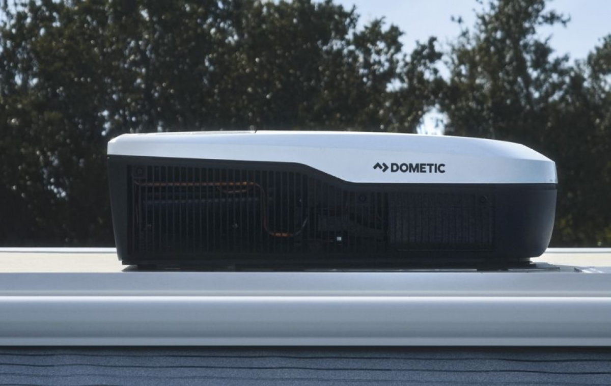 Dometic AC FreshJet FJX7 2600 in the group Caravan & Motorhome / Heat, Cold & Ventilation / AC / Ceiling-mounted Air Conditioning at Campmarket (83840)