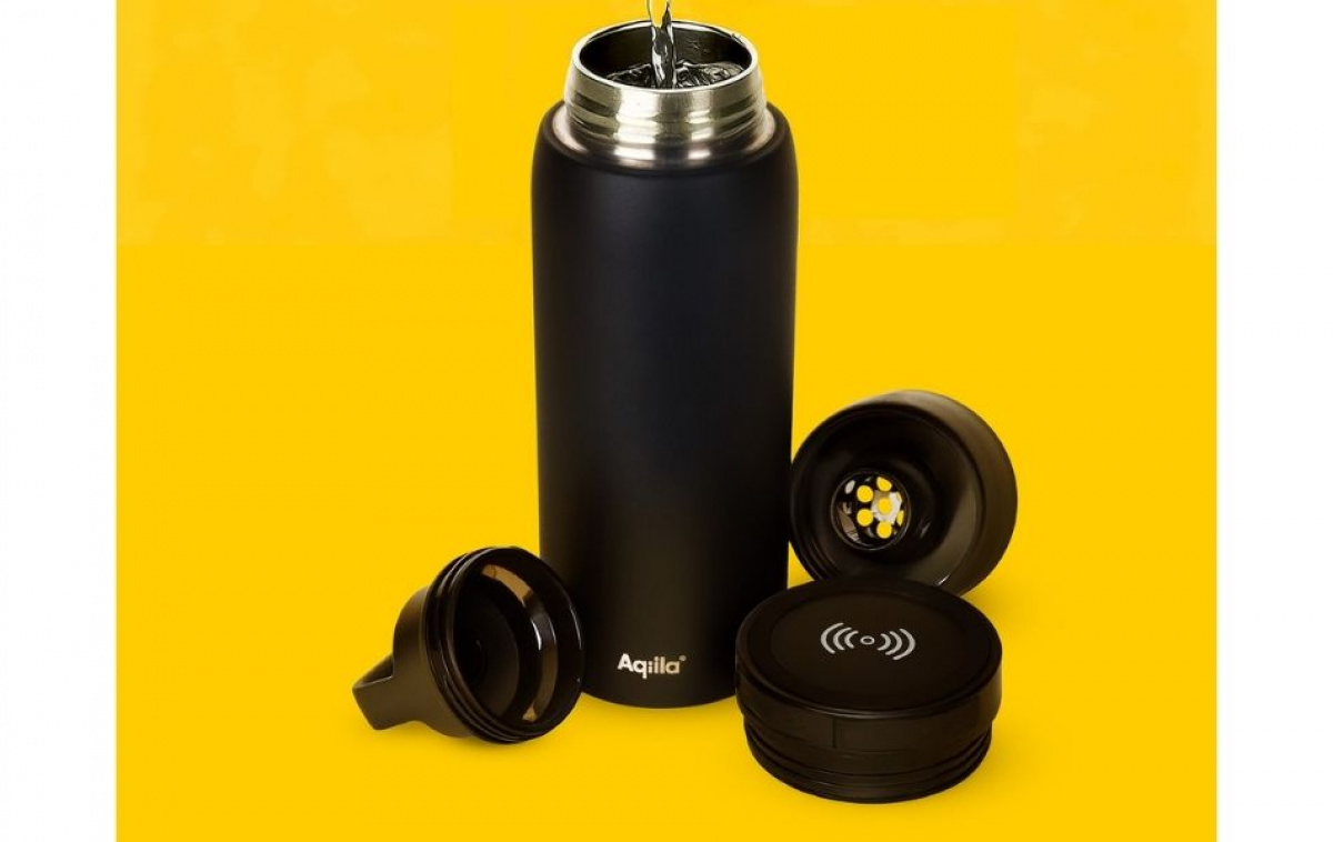 Aqiila Powerbottle 2-in-1 Bottle and Power Bank in the group Caravan & Motorhome / Electronics / Smart Aids at Campmarket (84008)