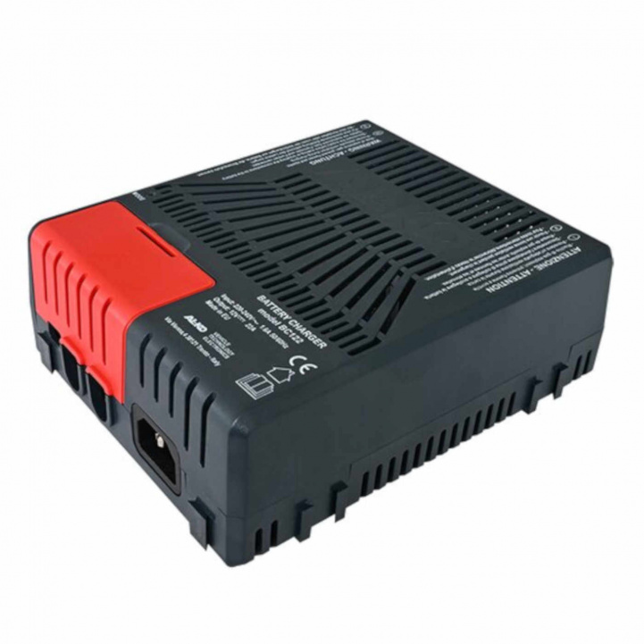 Battery Charger BC122 22Ah from CBE in the group Caravan & Motorhome / Electronics / Batteries & Converters / Battery charger at Campingvaruhuset i Norden AB (84056)