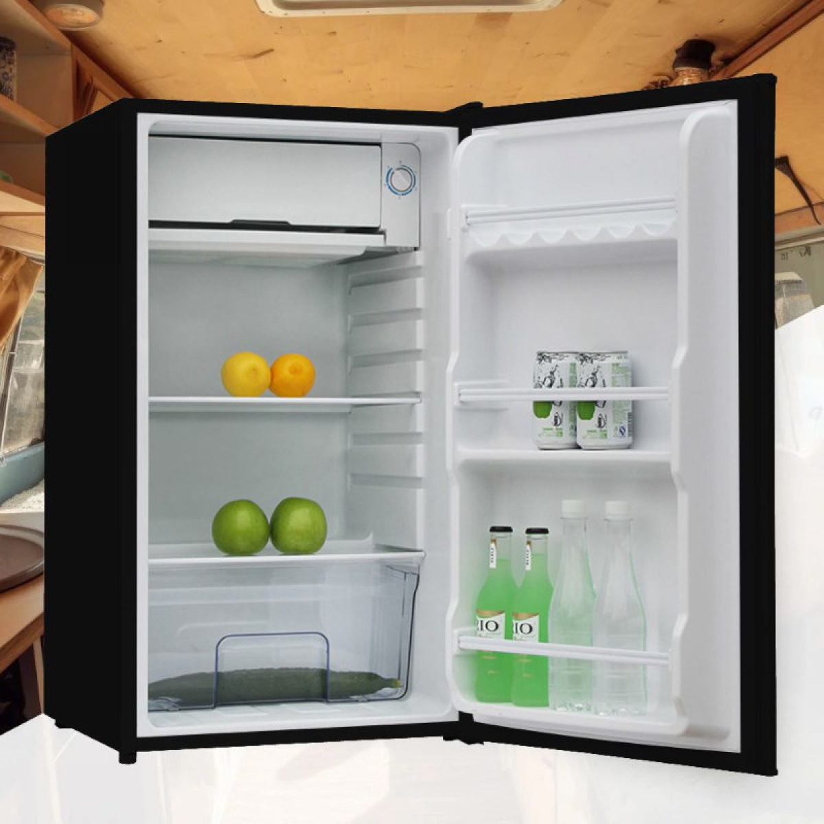 Manta Refrigerator 91L 230V Silver-Black in the group Caravan & Motorhome / Heat, Cold & Ventilation / Refrigerators & Coolers / Other Refrigerators/Freezers at Campingvaruhuset i Norden AB (84280)