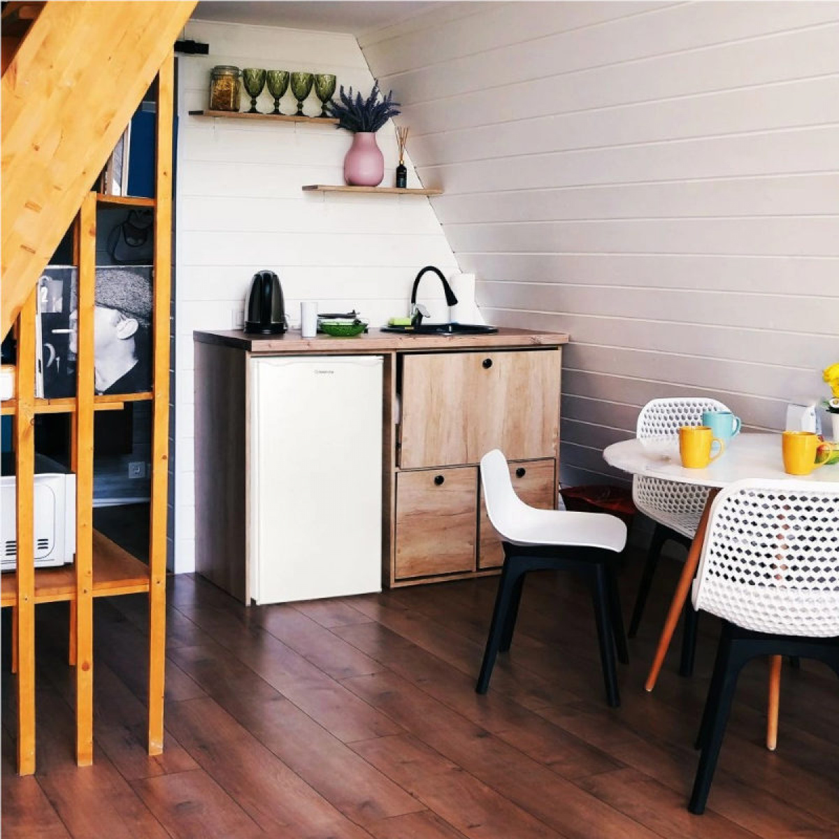 Manta Refrigerator 91L 230V White in the group Caravan & Motorhome / Heat, Cold & Ventilation / Refrigerators & Coolers / Other Refrigerators/Freezers at Campingvaruhuset i Norden AB (84597)