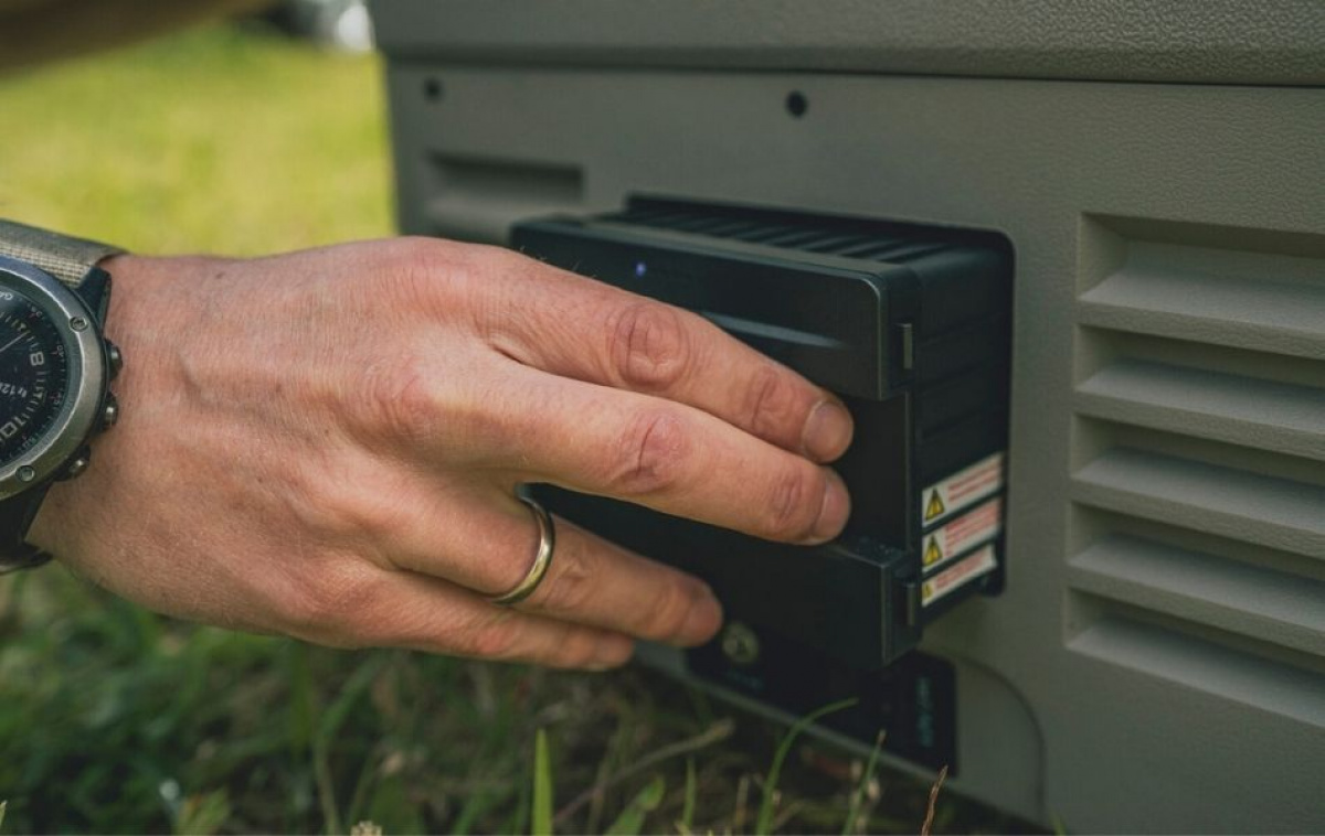 Outwell Arctic Frost 35 Compressor Cool Box in the group Caravan & Motorhome / Heat, Cold & Ventilation / Refrigerators & Coolers / Coolers at Campingvaruhuset i Norden AB (84728)