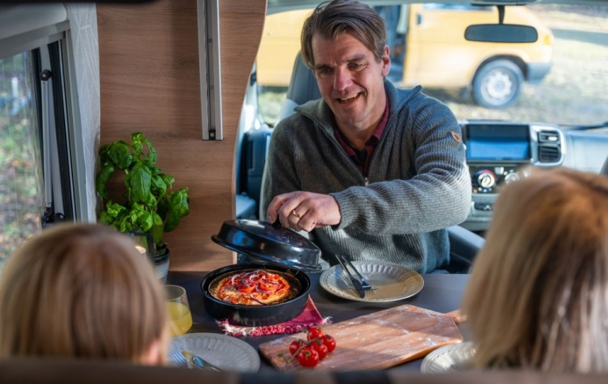 Omnia Stovetop Pizza Oven in the group Household & Kitchen / Kitchen accessories / Kitchen utensils at Campingvaruhuset i Norden AB (84740)