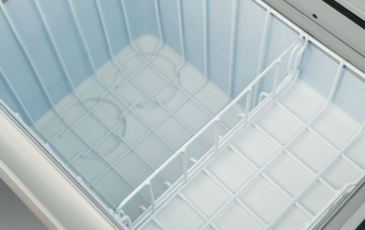 Dometic Cool Box CFF 35 in the group Caravan & Motorhome / Heat, Cold & Ventilation / Refrigerators & Coolers / Coolers at Campingvaruhuset i Norden AB (84870)