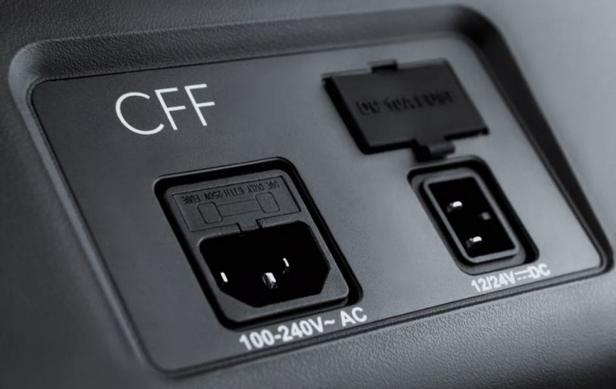 Dometic Cool Box CFF 35 in the group Caravan & Motorhome / Heat, Cold & Ventilation / Refrigerators & Coolers / Coolers at Campingvaruhuset i Norden AB (84870)