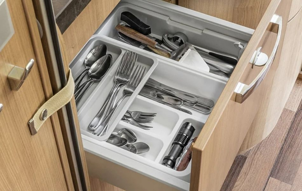ProPlus Pull-Out Cutlery Drawer in the group Household & Kitchen / Serving / Cutlery storage at Campingvaruhuset i Norden AB (84901)