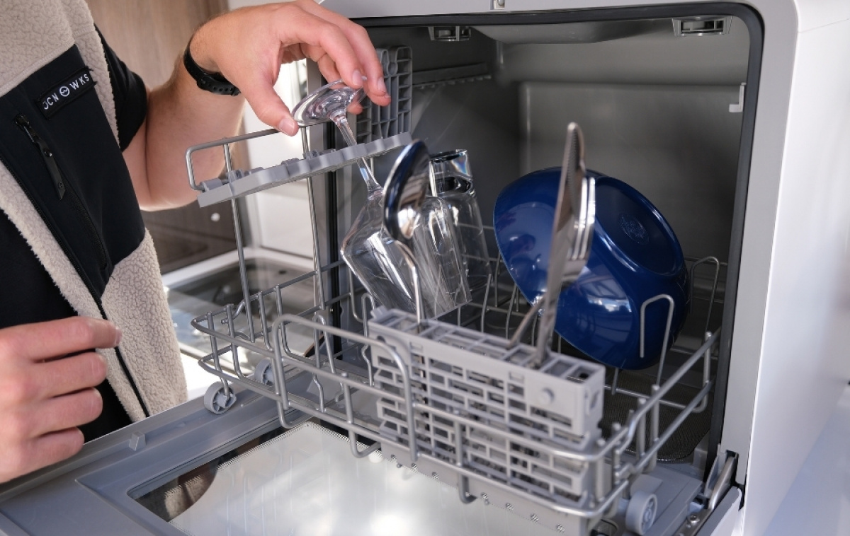 Manta Dishwasher 230V in the group Household & Kitchen / Kitchen accessories / Kitchen appliances at Campmarket (85003)